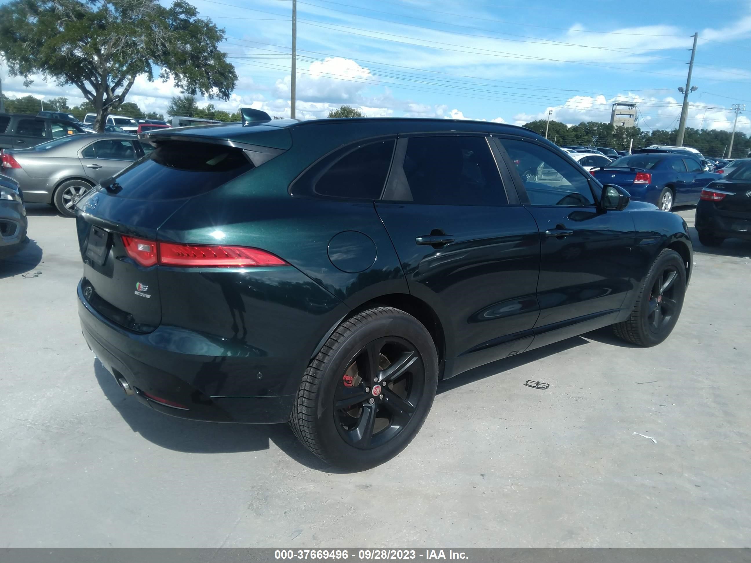 SADCM2FV9JA238428  jaguar f-pace 2018 IMG 3