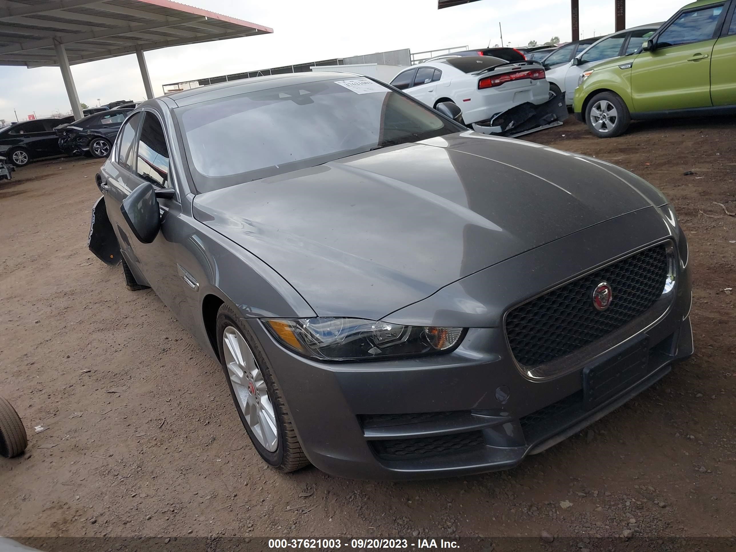 SAJAD4BG8HA956344  jaguar xe 2017 IMG 0