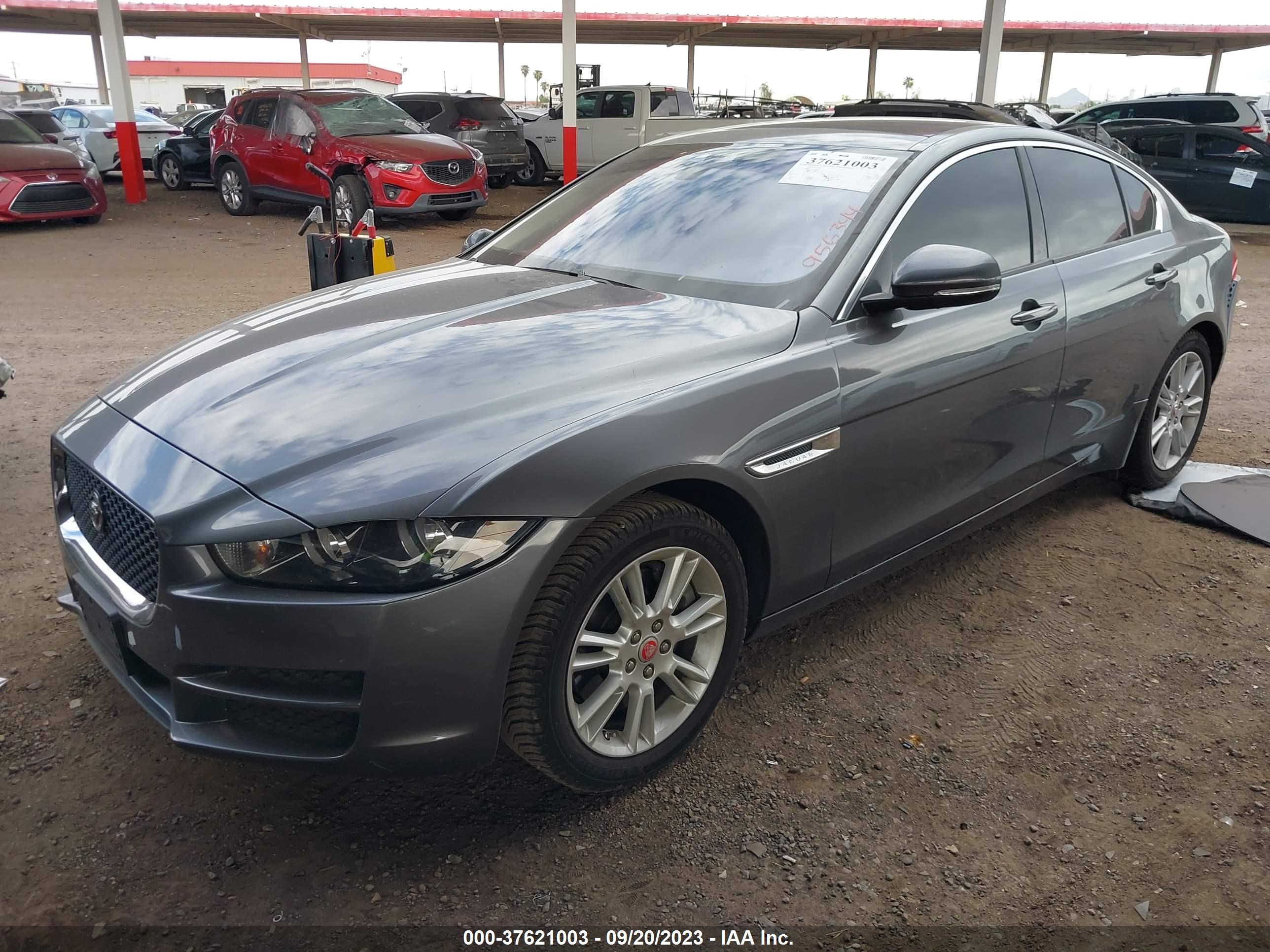 SAJAD4BG8HA956344  jaguar xe 2017 IMG 1