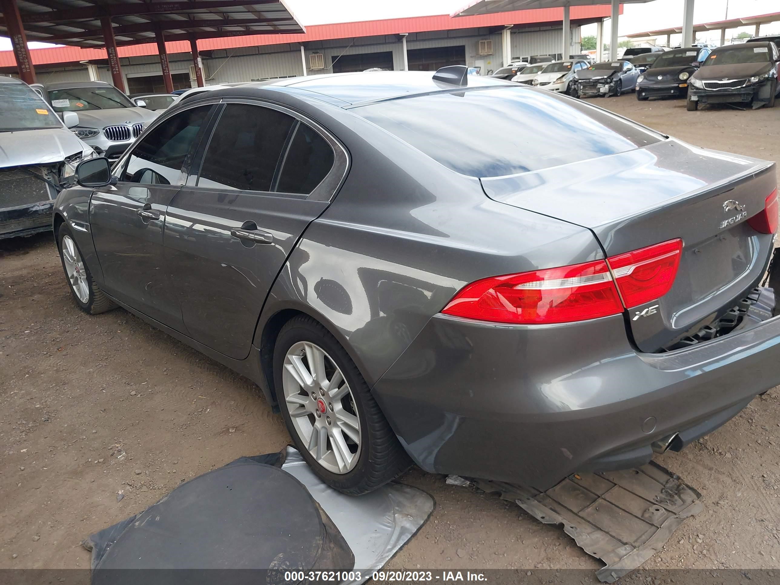 SAJAD4BG8HA956344  jaguar xe 2017 IMG 2