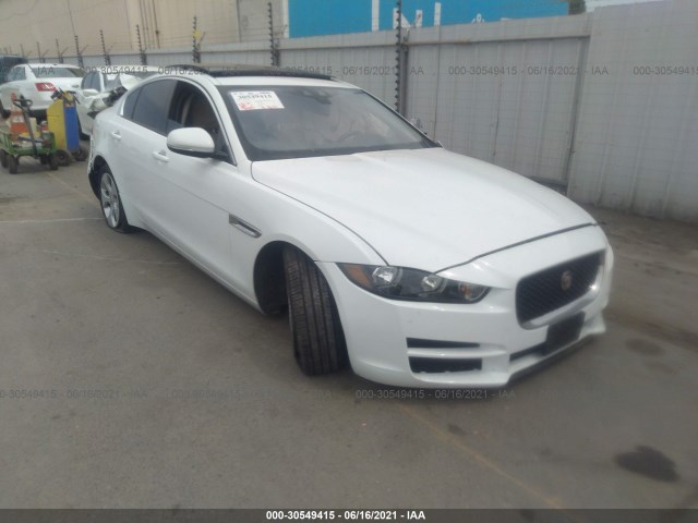 SAJAR4BG2HA974615  jaguar xe 2017 IMG 0