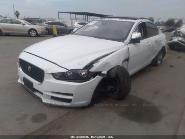 SAJAR4BG2HA974615  jaguar xe 2017 IMG 1