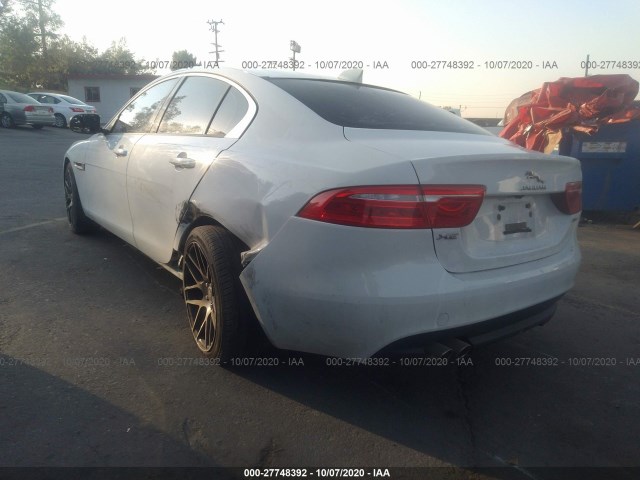 SAJAR4BN2HA971390  jaguar xe 2017 IMG 2