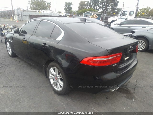 SAJAD4BNXHA951175  jaguar xe 2017 IMG 2