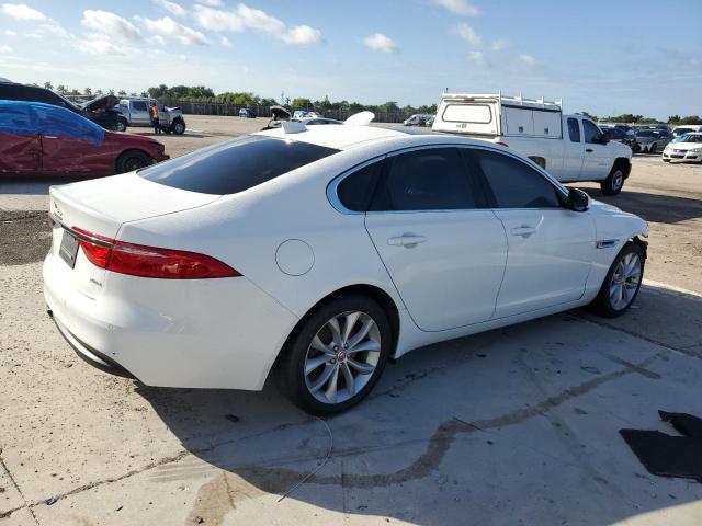 SAJBD4BN6HCY32256  jaguar xf 2017 IMG 2