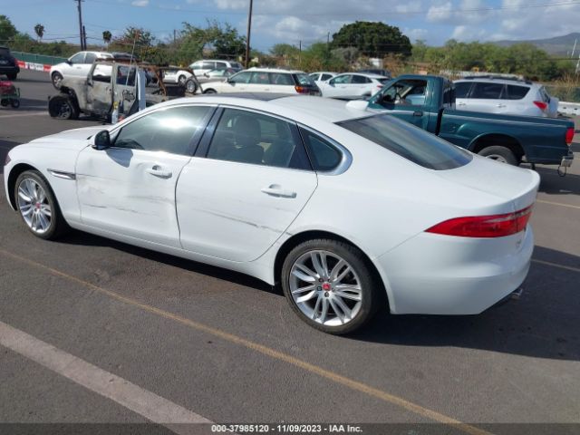 SAJBE4BV8HCY34300  jaguar xf 2016 IMG 2