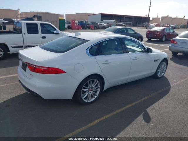 SAJBE4BV8HCY34300  jaguar xf 2016 IMG 3