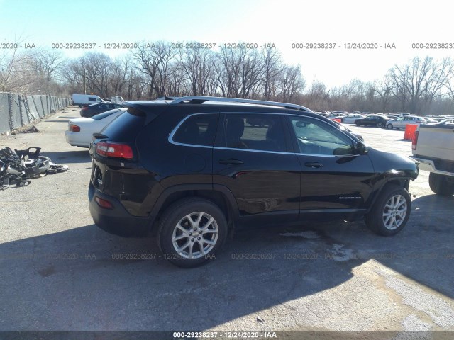 1C4PJLCB8HD221666  jeep cherokee 2017 IMG 3