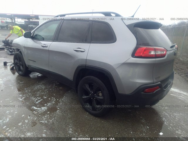 1C4PJLCBXJD620326  jeep cherokee 2018 IMG 2