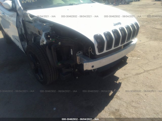 1C4PJLCX7JD595588  jeep cherokee 2018 IMG 5