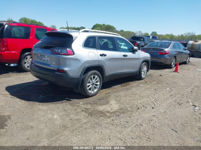 1C4PJLCB1KD302886  jeep cherokee 2018 IMG 3