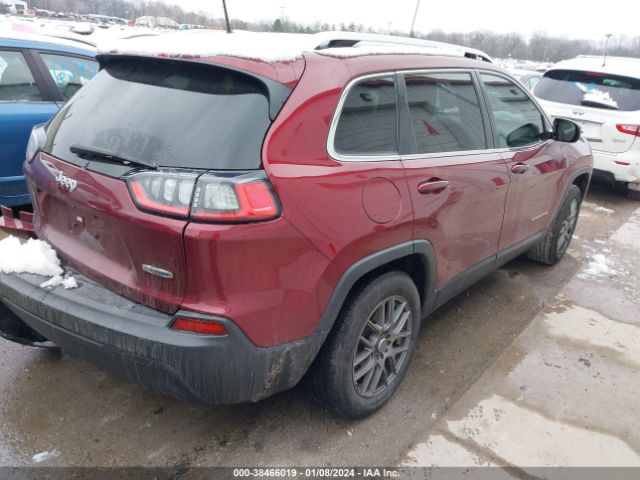 1C4PJLCB4KD153471  jeep cherokee 2018 IMG 3