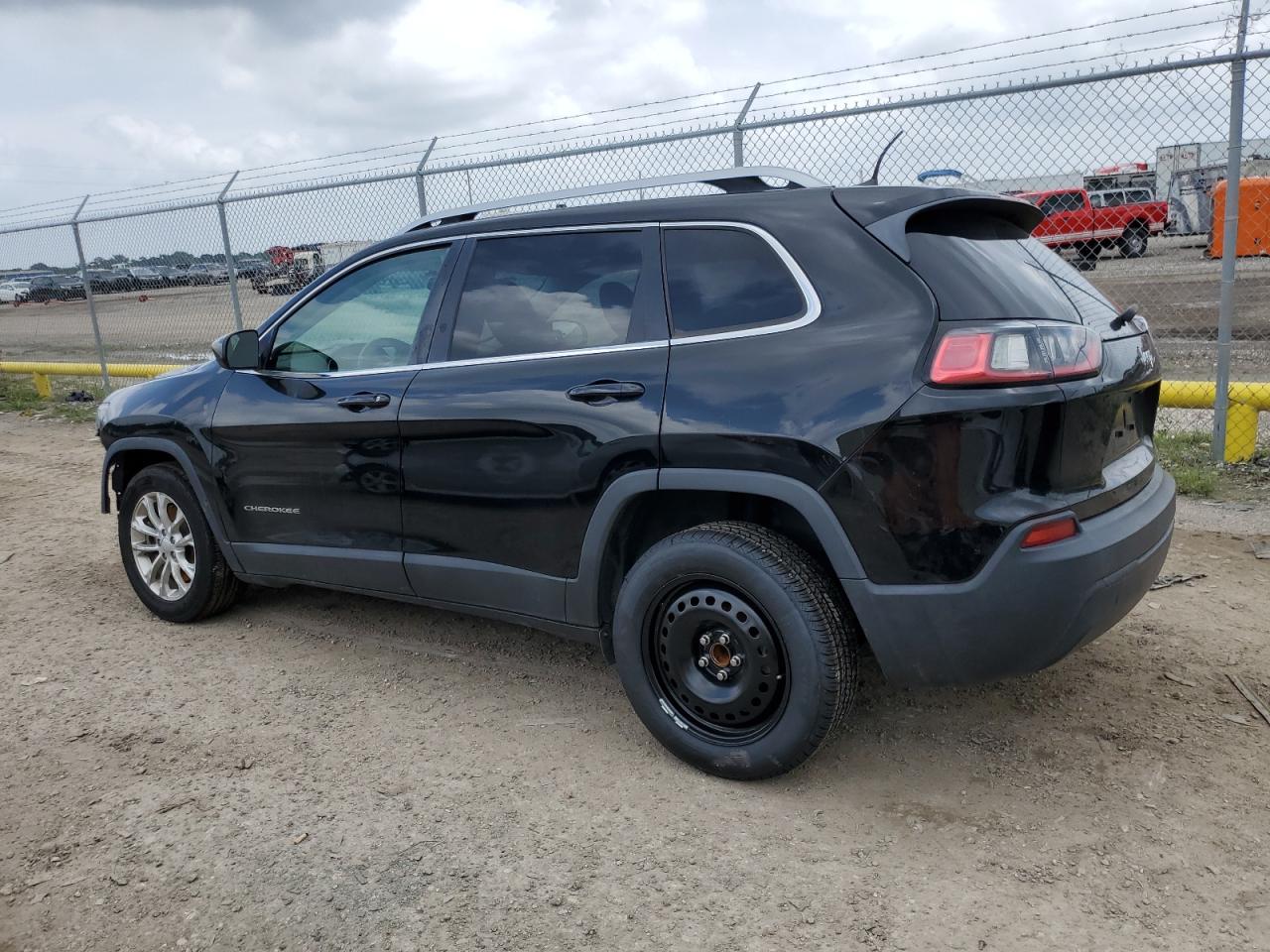 1C4PJLCB8KD149701  jeep cherokee 2018 IMG 1