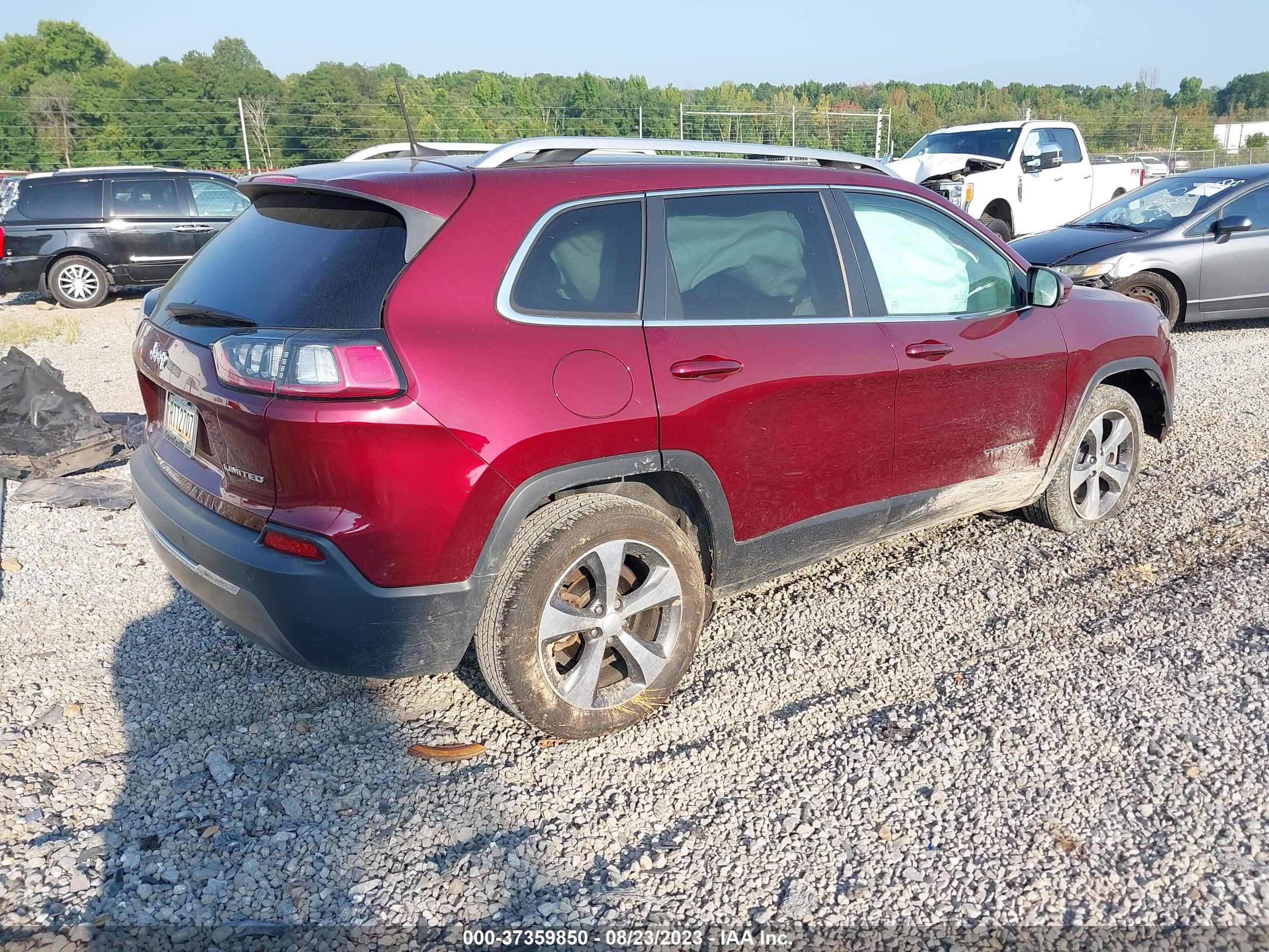 1C4PJLDBXKD326649  jeep cherokee 2019 IMG 3