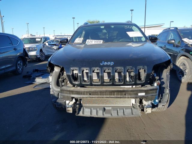 1C4PJLJX0KD216211  jeep cherokee 2018 IMG 5