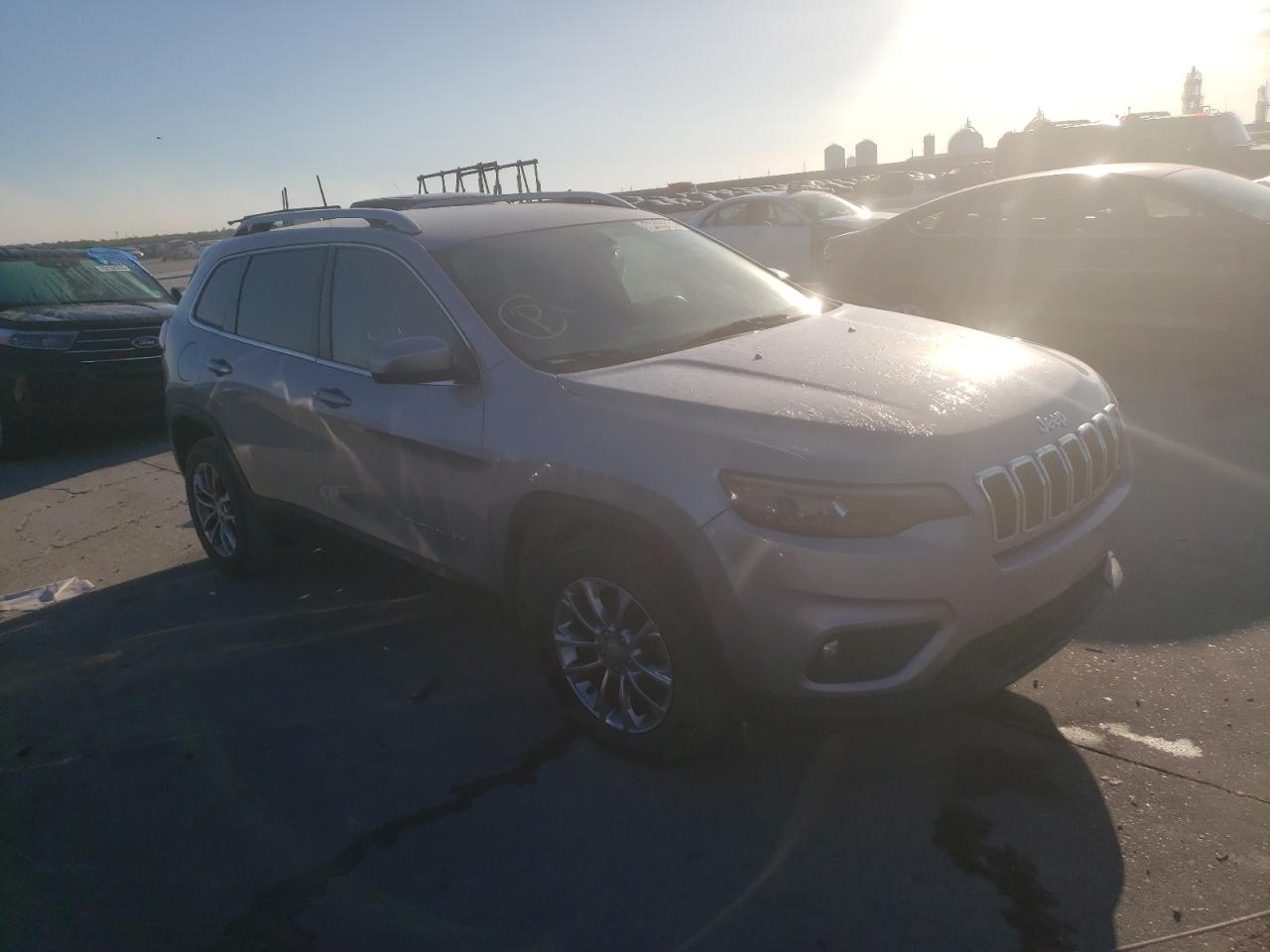 1C4PJLLB7KD184939  jeep cherokee 2018 IMG 3