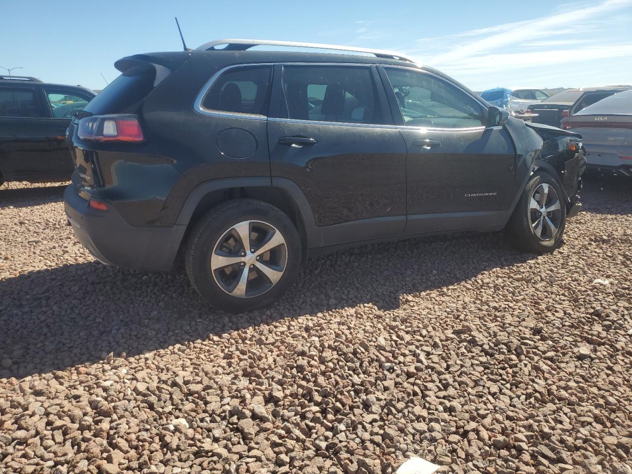 1C4PJMDN7KD124111  jeep cherokee 2018 IMG 2