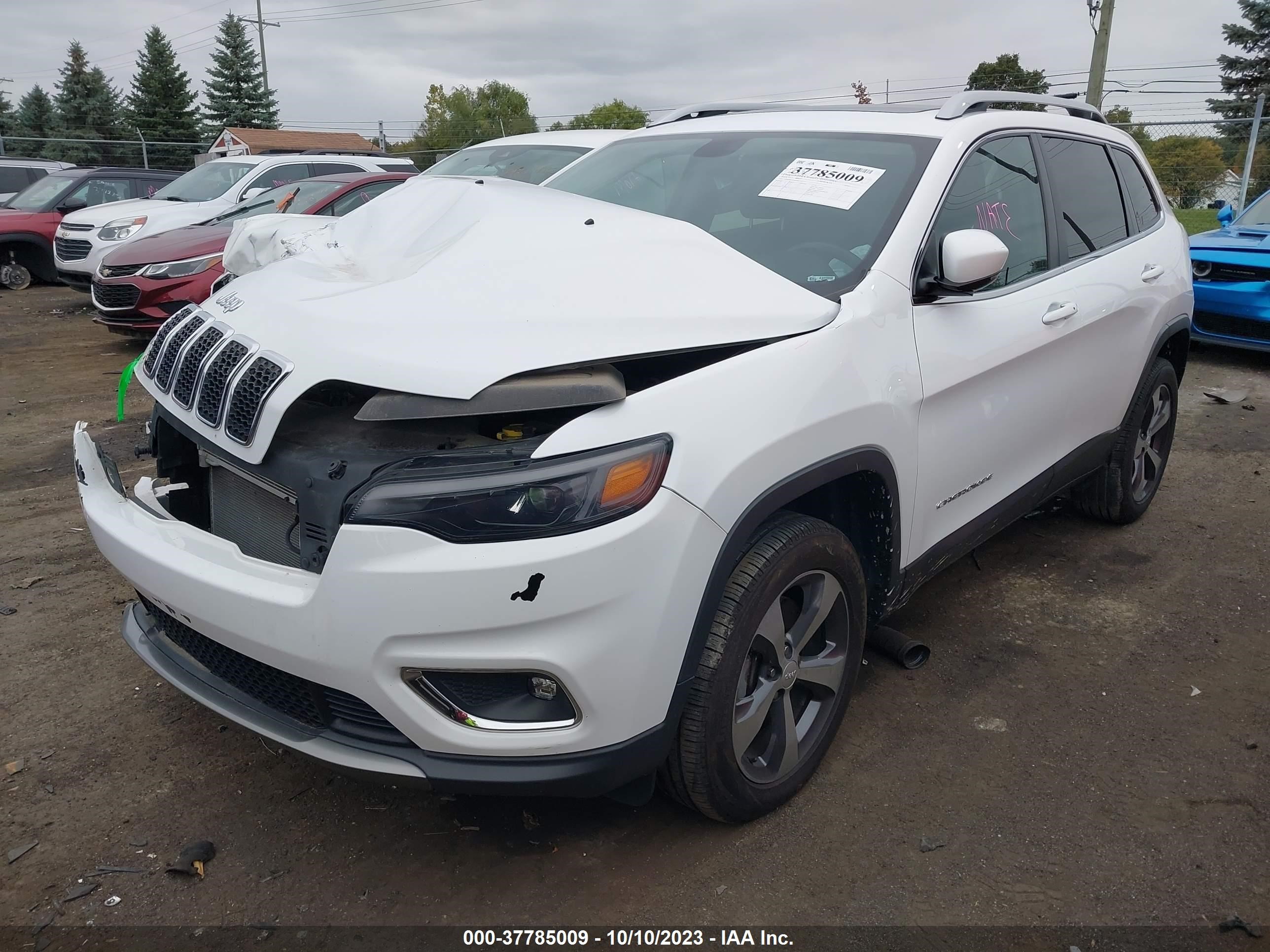 1C4PJMDX5KD341545  jeep cherokee 2018 IMG 1