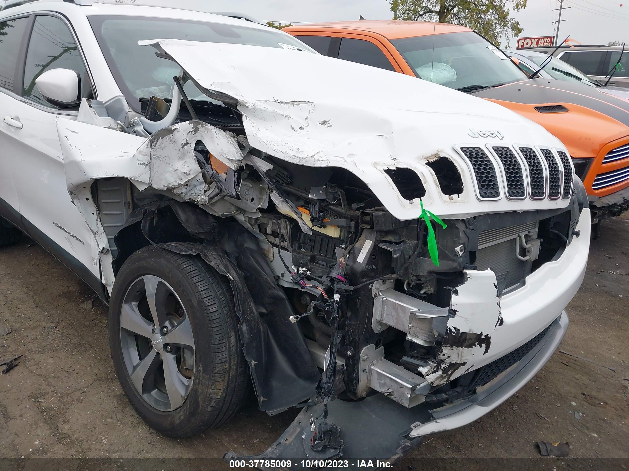 1C4PJMDX5KD341545  jeep cherokee 2018 IMG 5