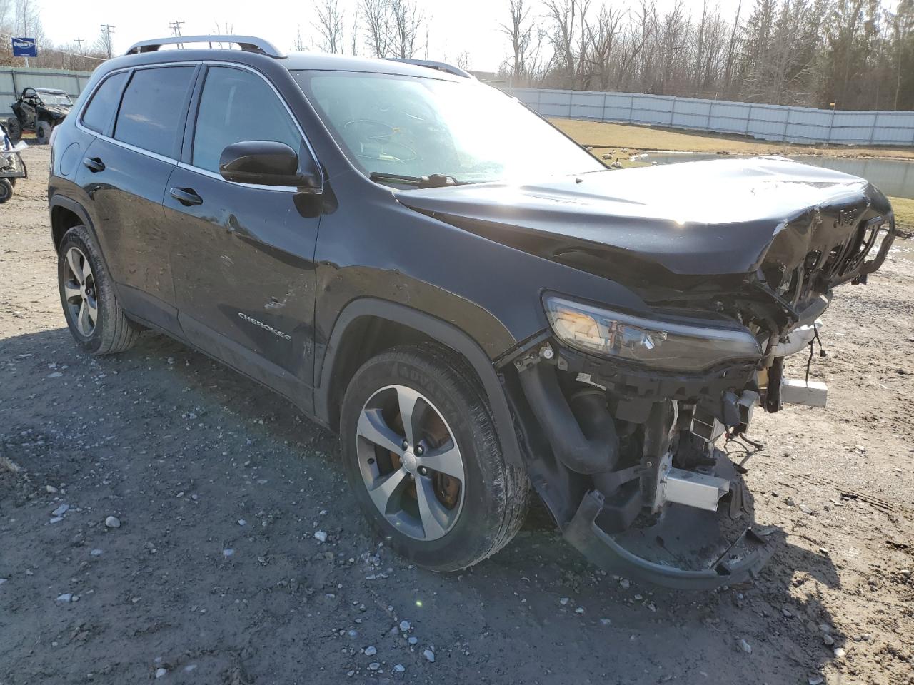 1C4PJMDX9KD118537  jeep cherokee 2018 IMG 3