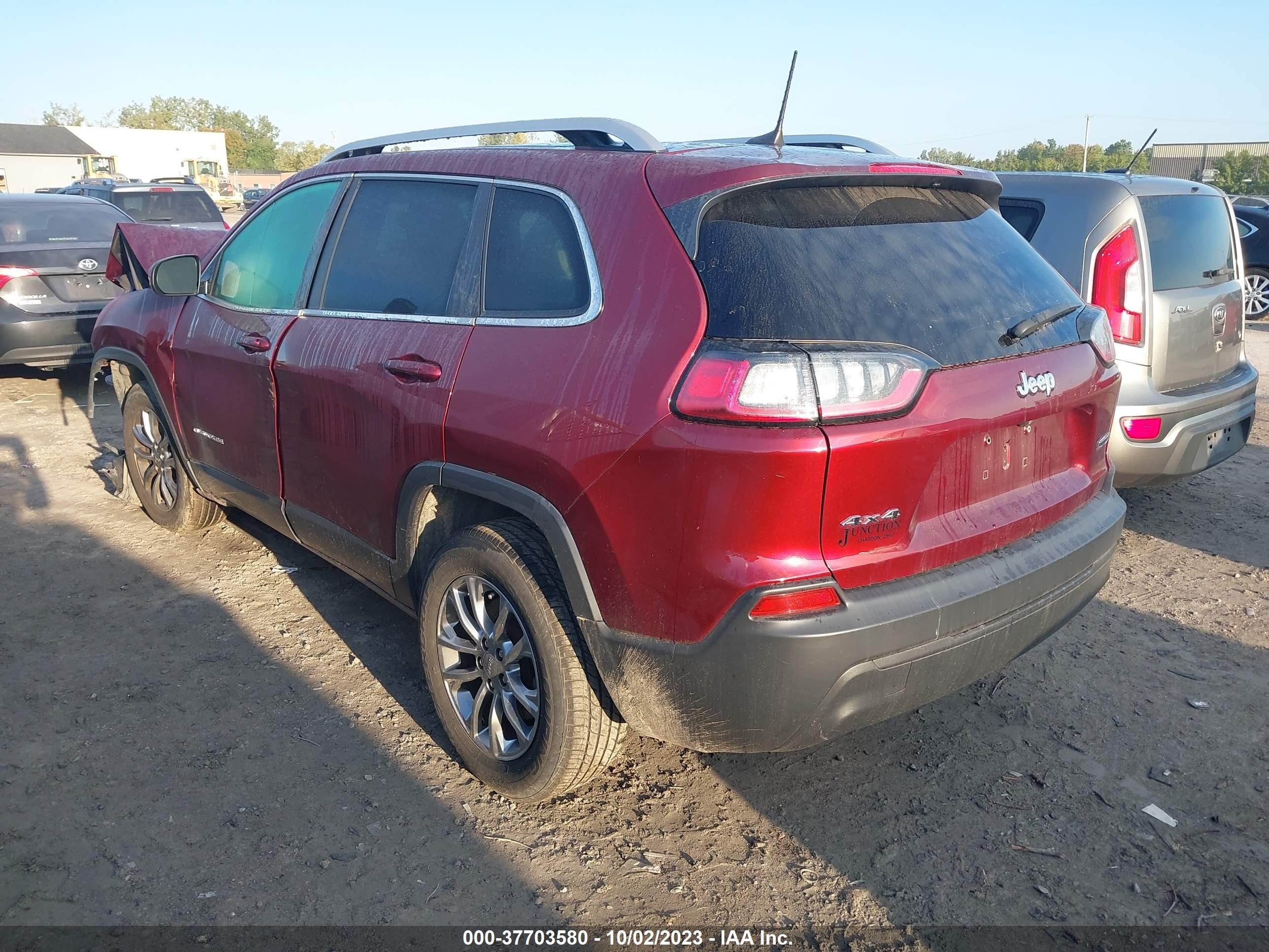 1C4PJMLB2KD141552  jeep cherokee 2018 IMG 2