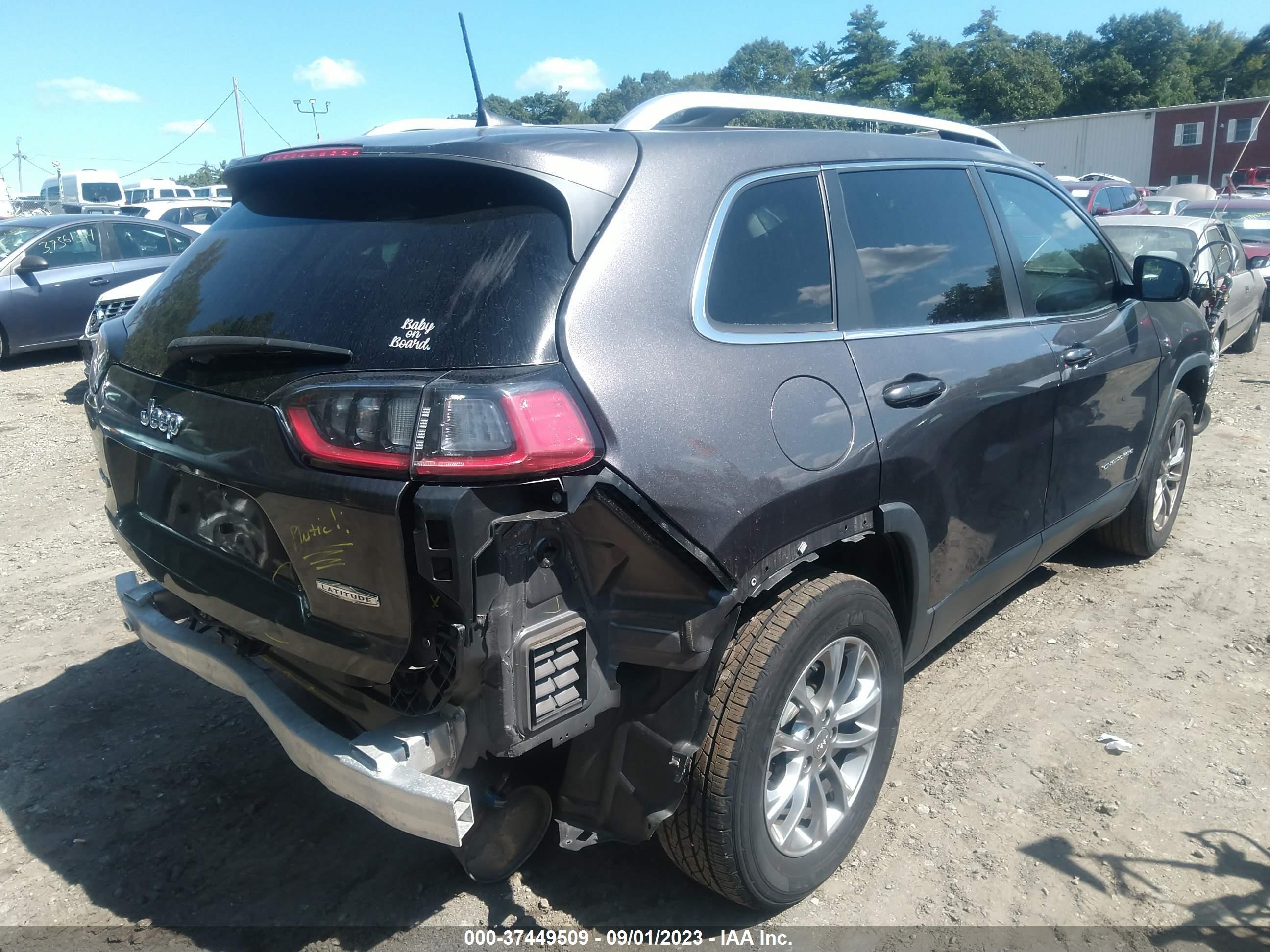 1C4PJMLB8KD289432  jeep cherokee 2019 IMG 3