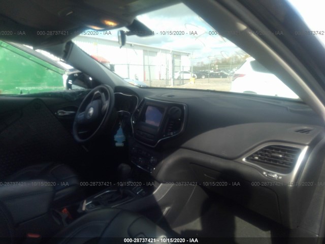 1C4PJMLB4KD427130  jeep cherokee 2019 IMG 4