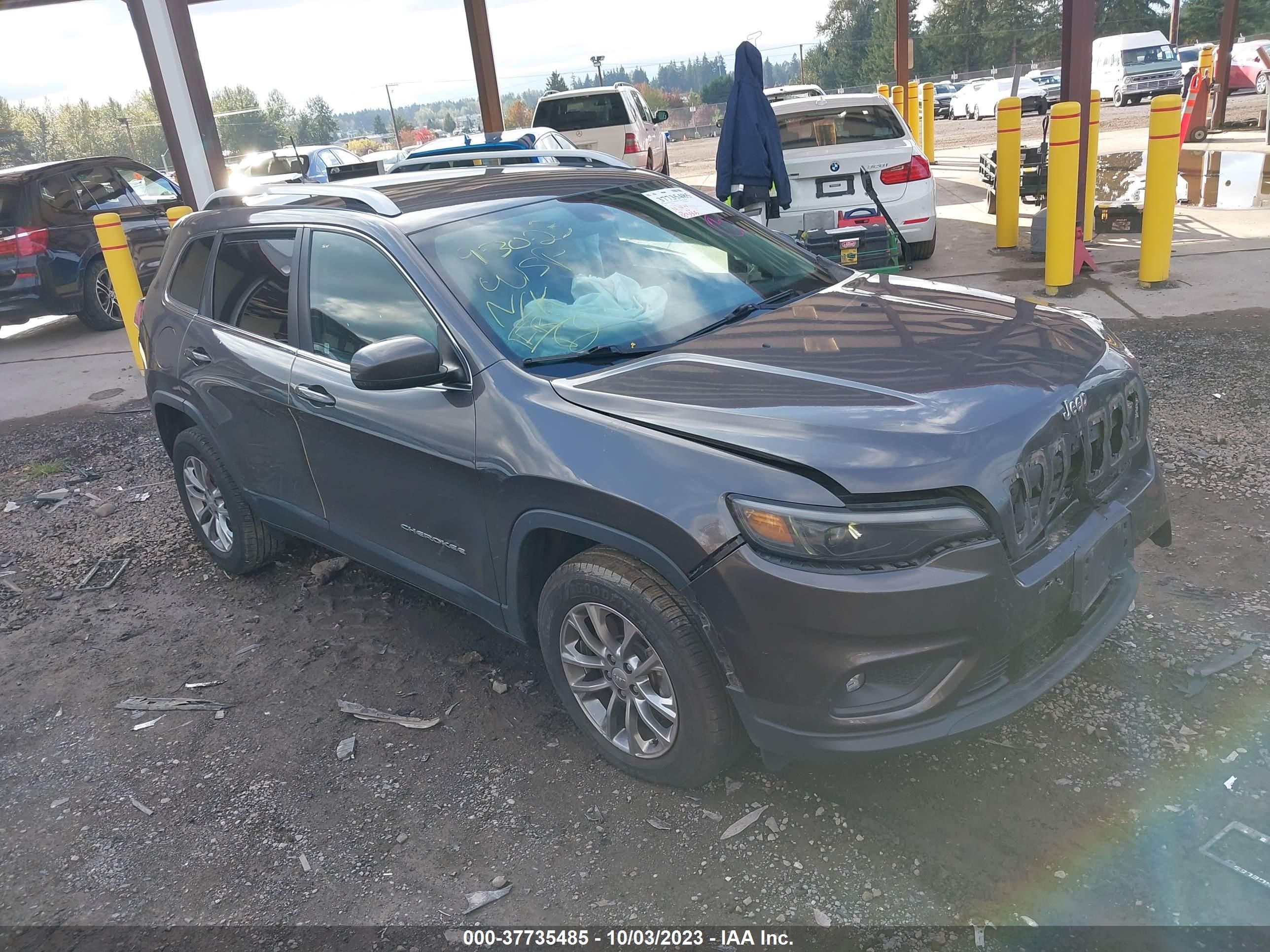 1C4PJMLB7KD211157  jeep cherokee 2019 IMG 0