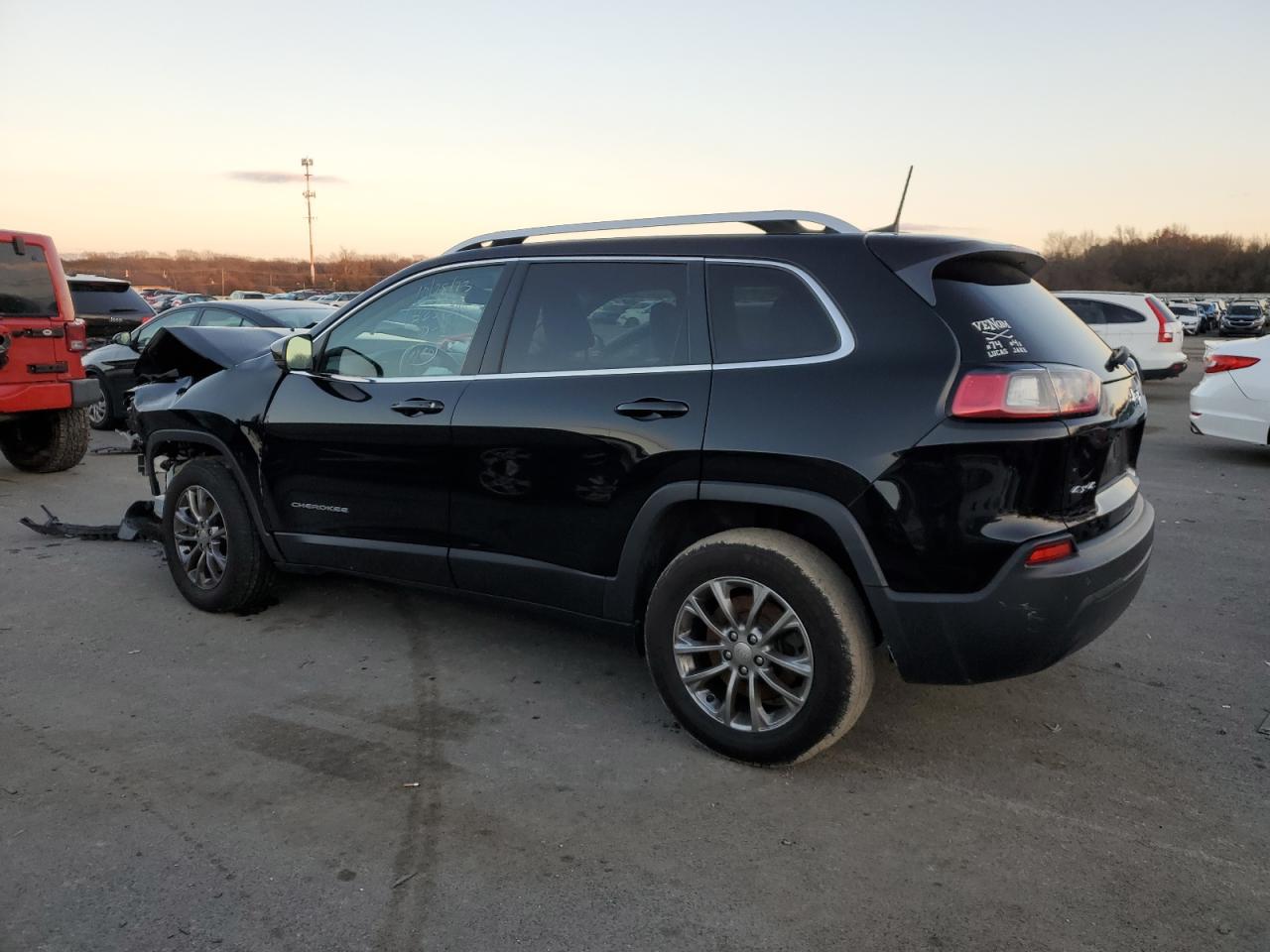 1C4PJMLB7KD473664  jeep cherokee 2019 IMG 1