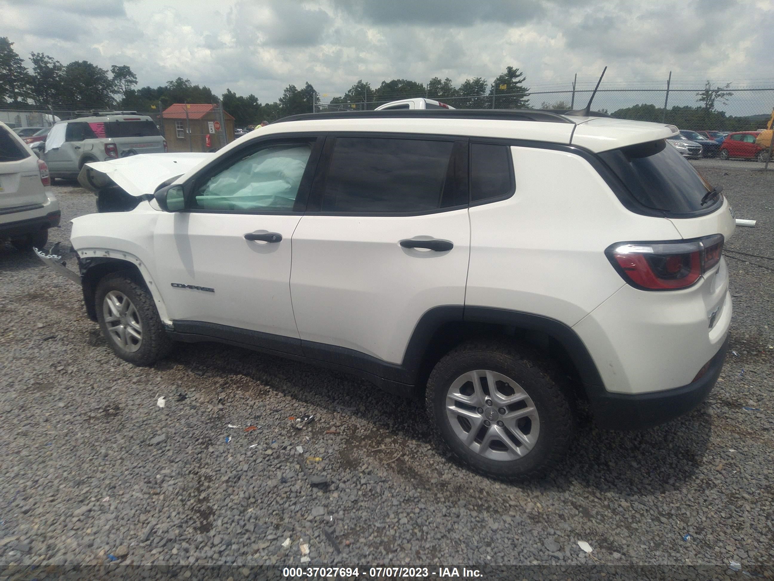 3C4NJDAB4HT667436  jeep compass 2017 IMG 2