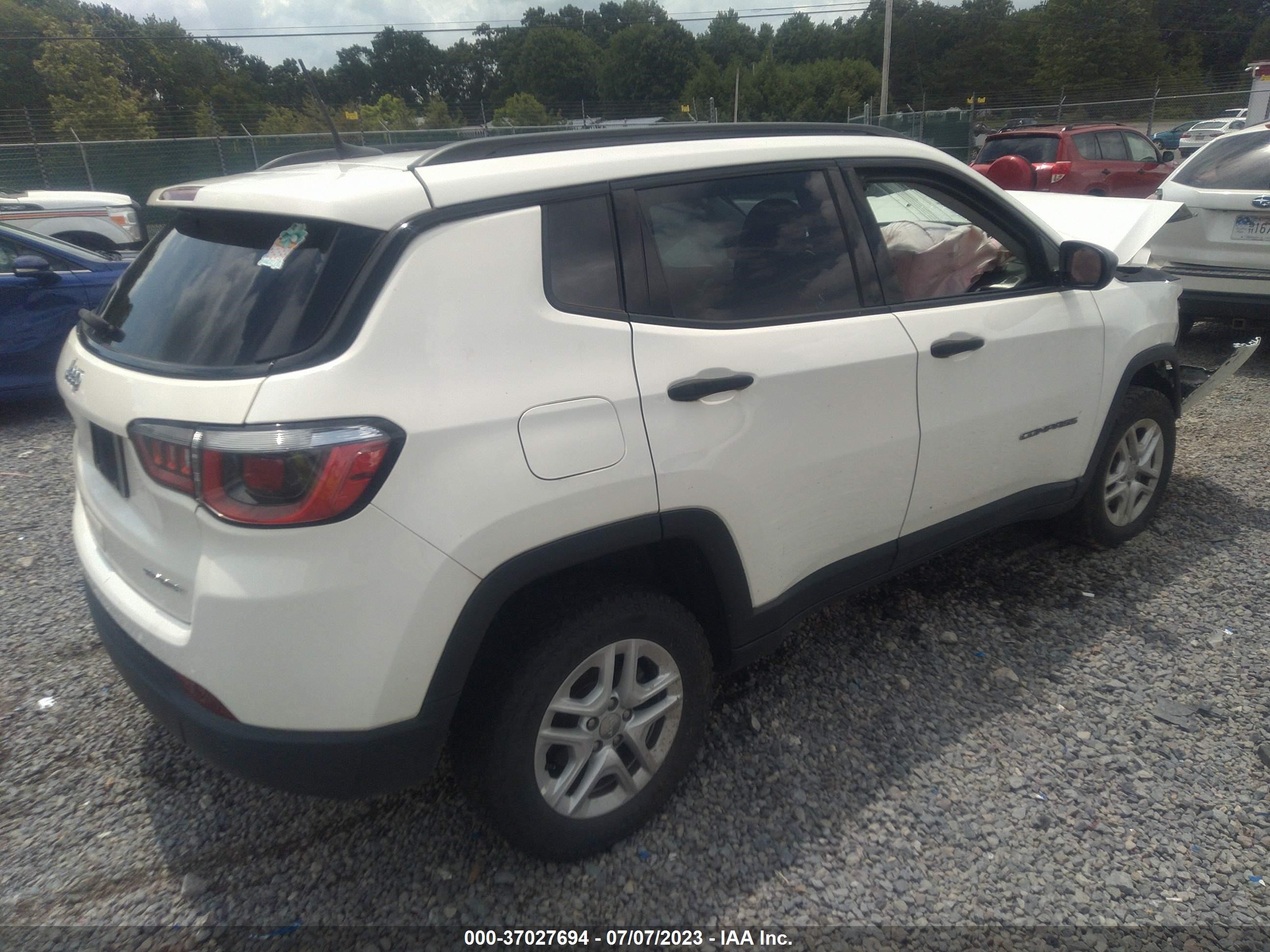 3C4NJDAB4HT667436  jeep compass 2017 IMG 3