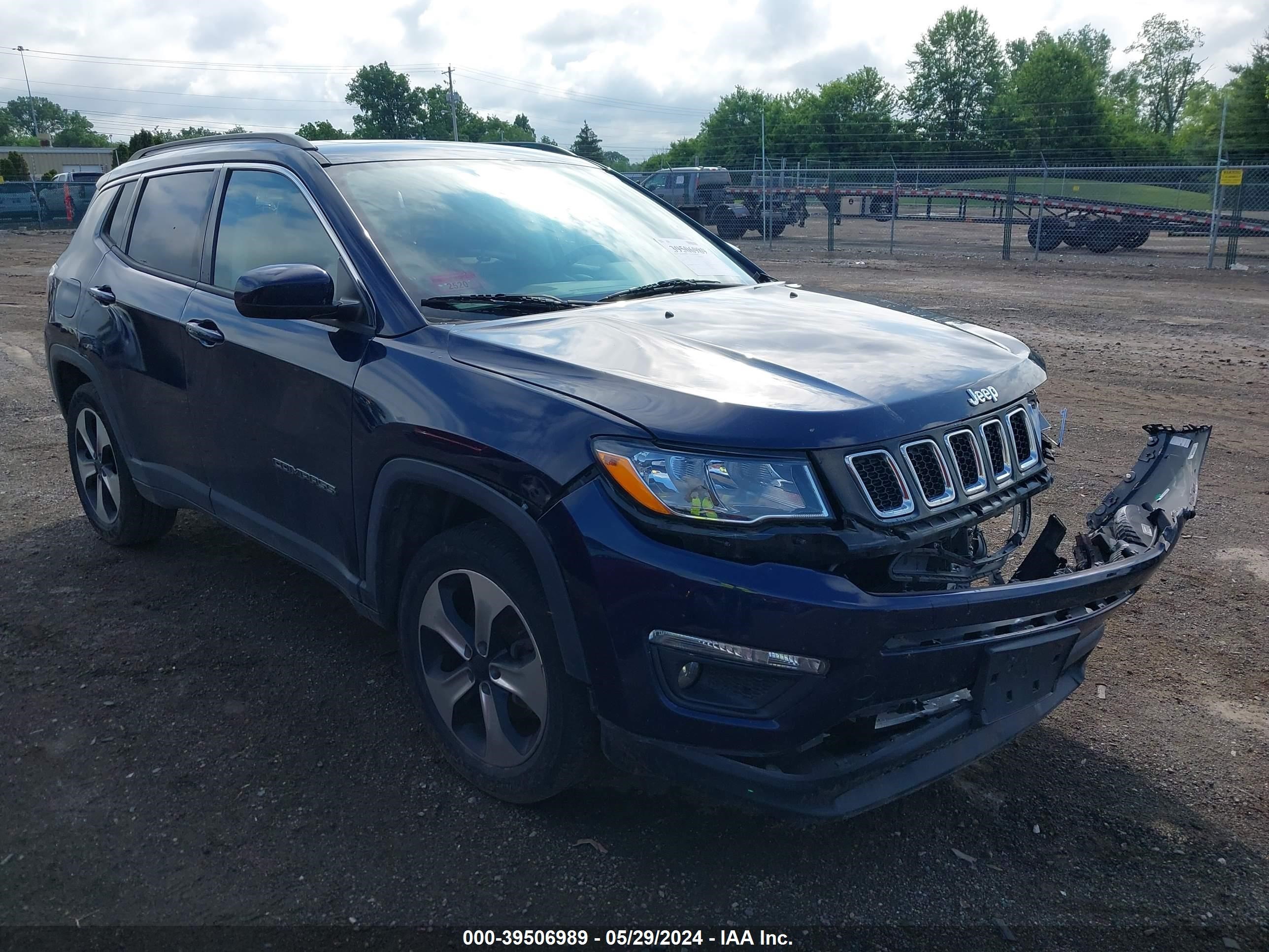 3C4NJDBB1JT144315  jeep compass 2017 IMG 0