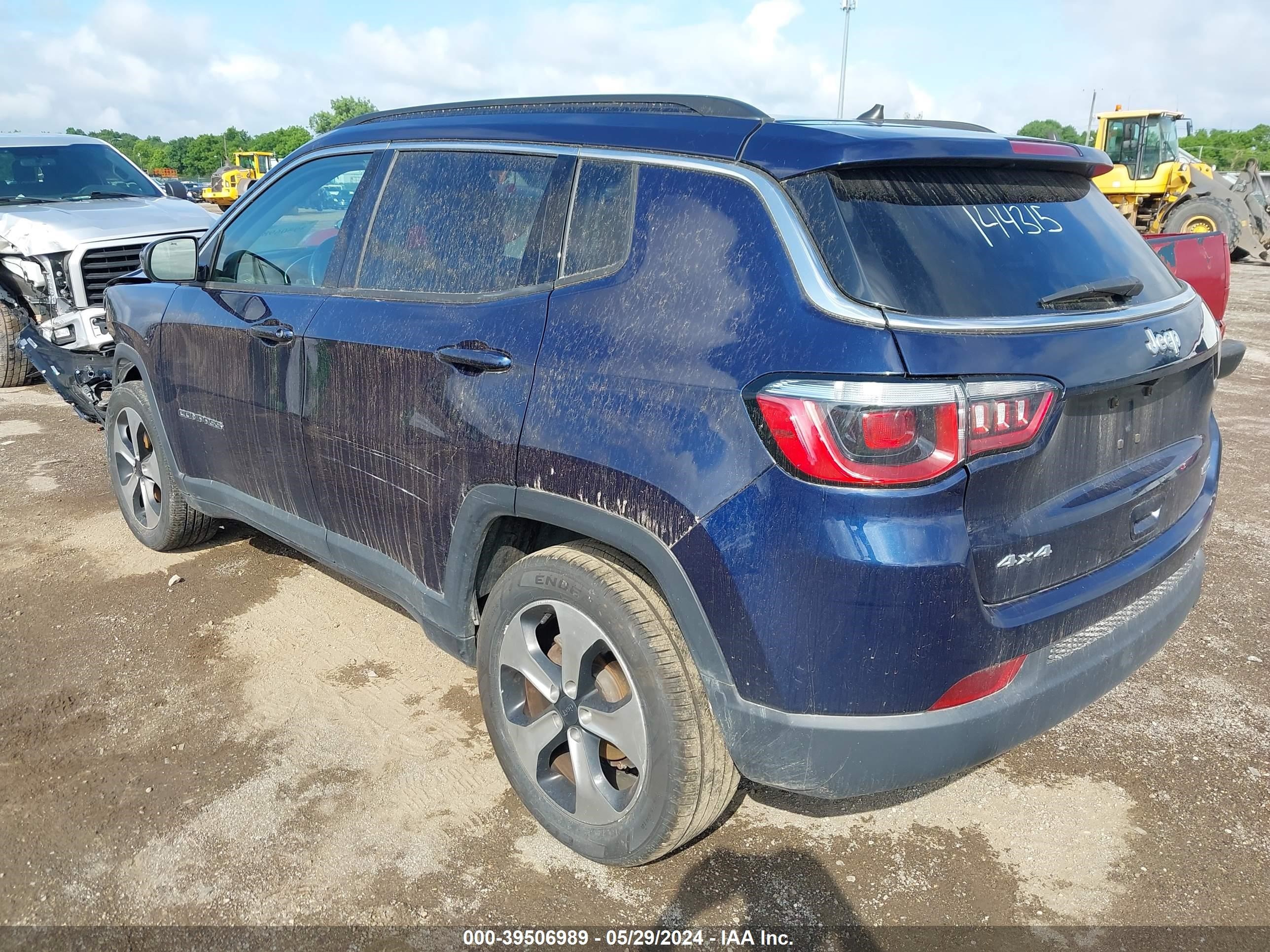 3C4NJDBB1JT144315  jeep compass 2017 IMG 2