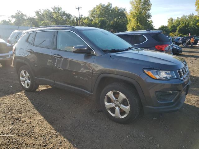 3C4NJDBB1JT177976  jeep compass 2017 IMG 3