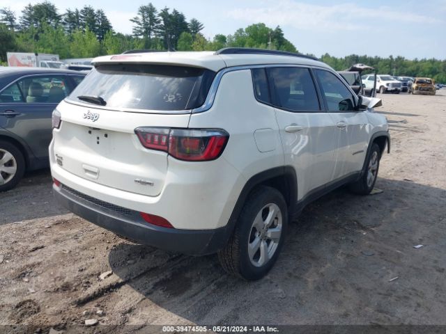 3C4NJDBB2JT265189  jeep compass 2017 IMG 3