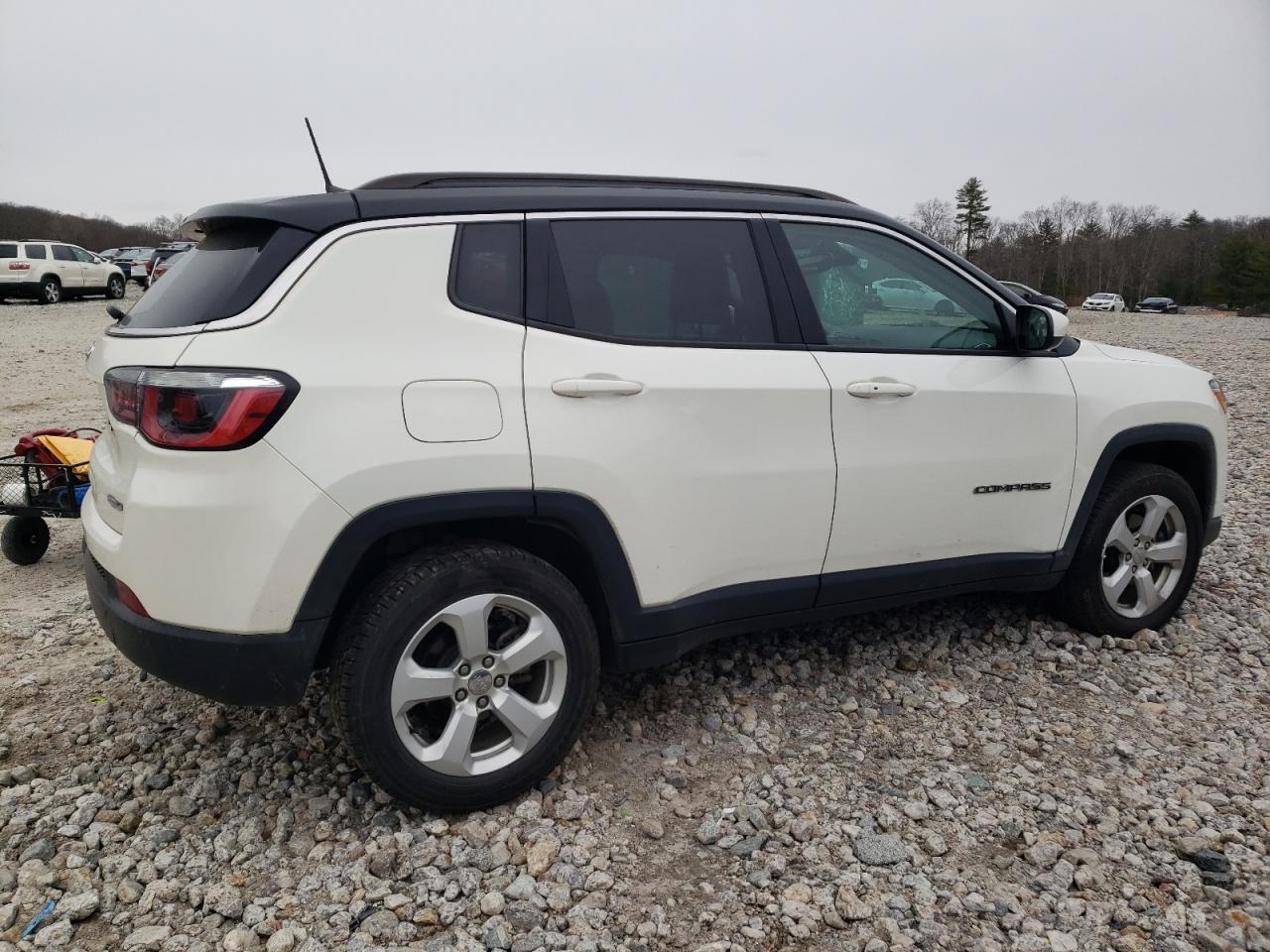 3C4NJDBB5JT103508  jeep compass 2017 IMG 2