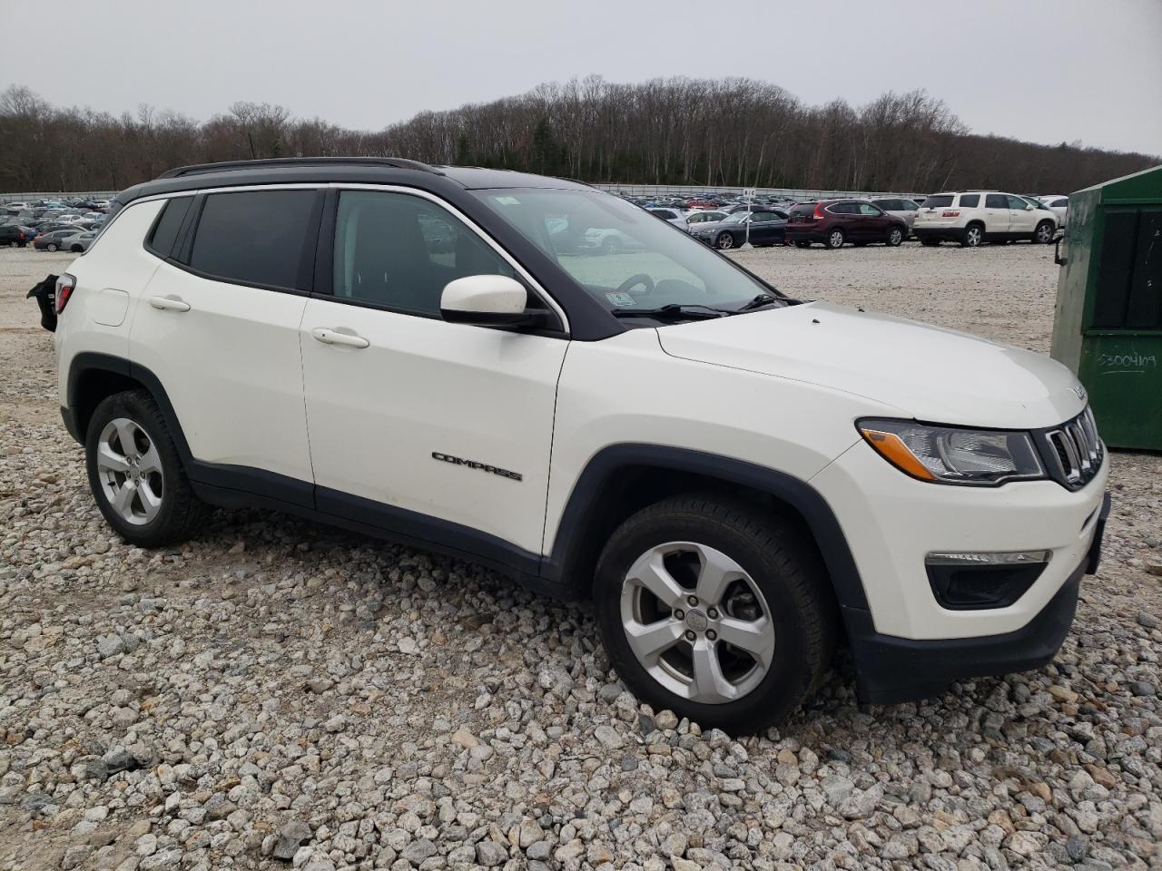 3C4NJDBB5JT103508  jeep compass 2017 IMG 3