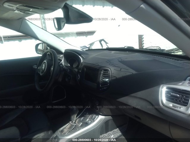 3C4NJDBB9JT115385  jeep compass 2018 IMG 4