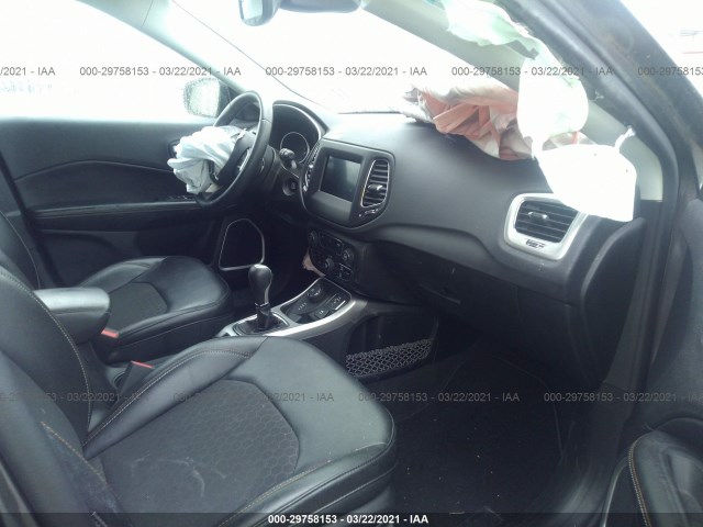 3C4NJDBBXJT180553  jeep compass 2018 IMG 4