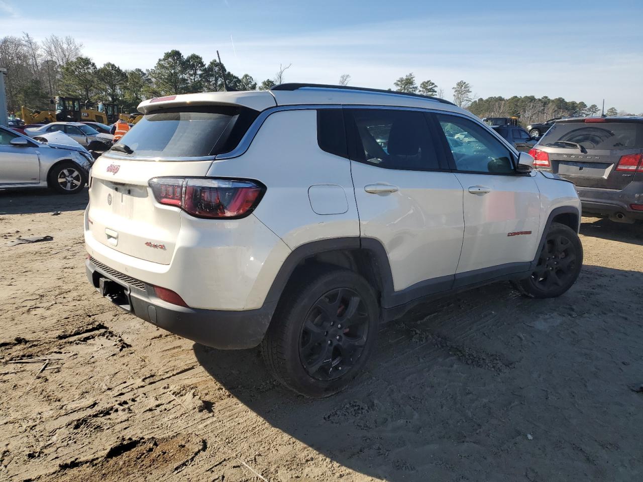 3C4NJDCB6HT611060  jeep compass 2017 IMG 2