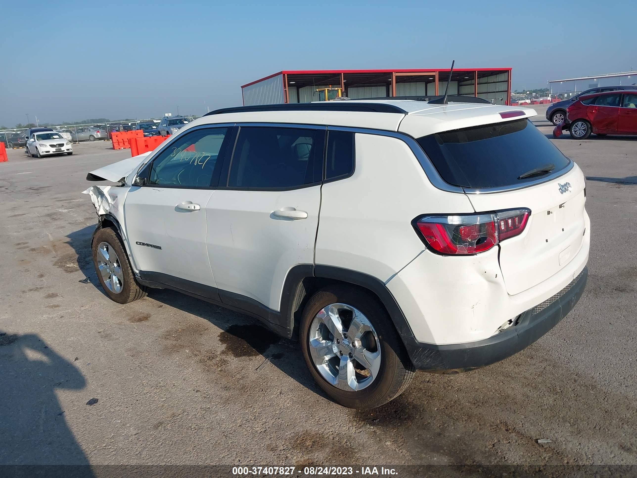 3C4NJCBB1JT502569  jeep compass 2018 IMG 2