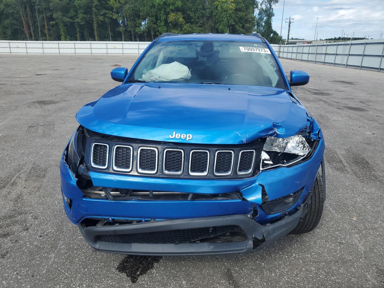 3C4NJDBB0JT200566  jeep compass 2018 IMG 4