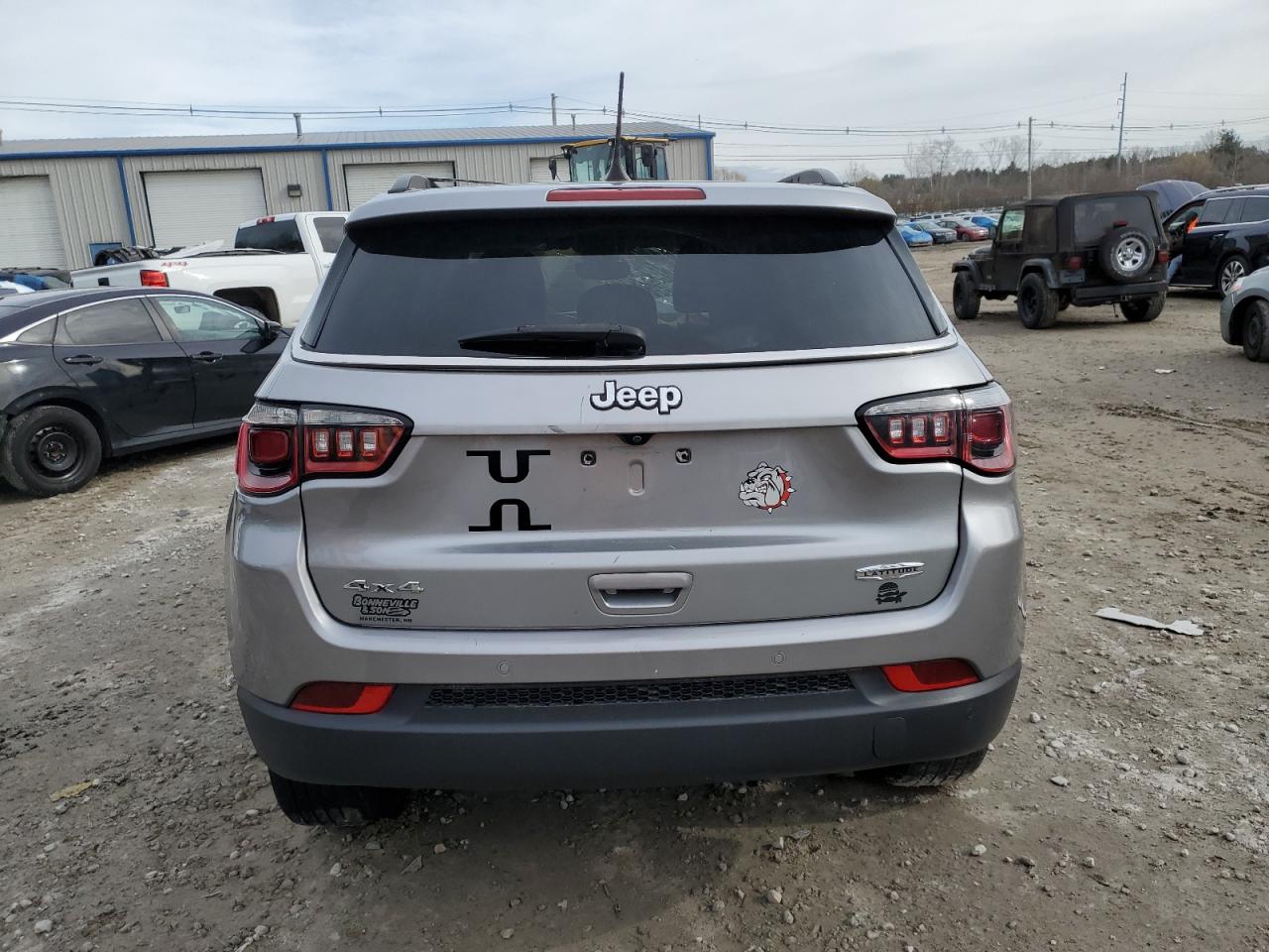 3C4NJDBB0JT331934  jeep compass 2018 IMG 5