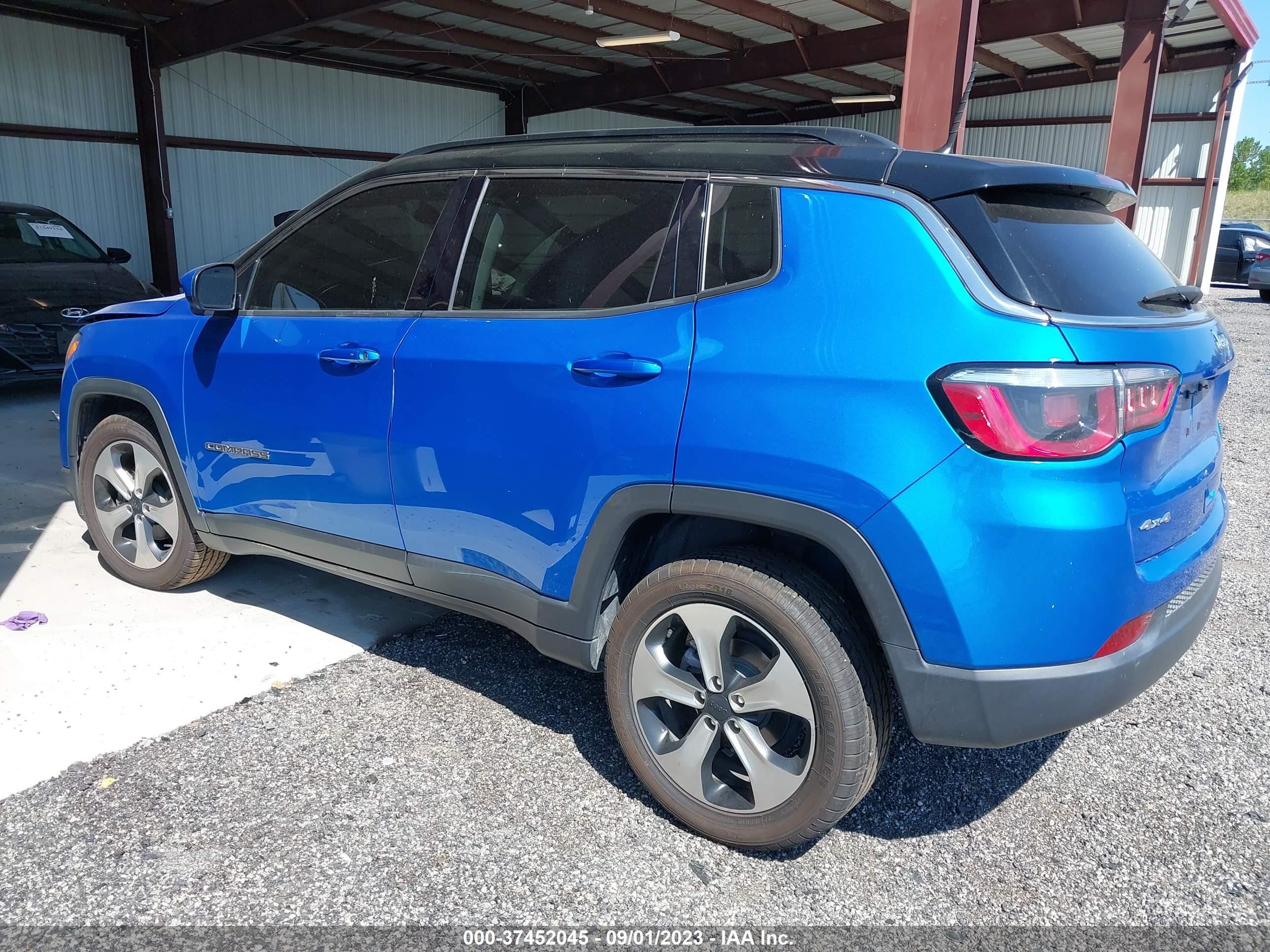 3C4NJDBB2JT161897  jeep compass 2018 IMG 2