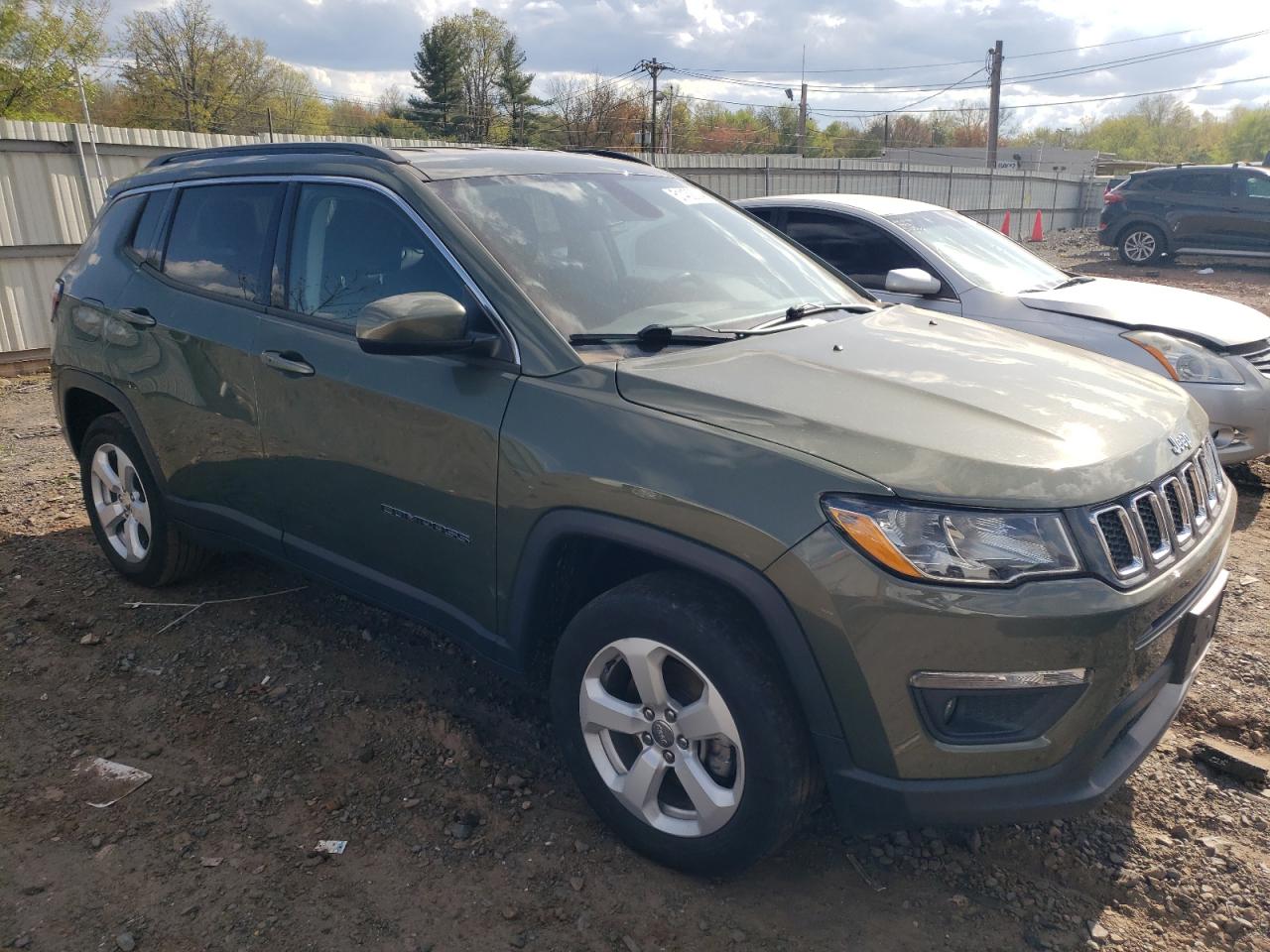 3C4NJDBB3KT600266  jeep compass 2018 IMG 3