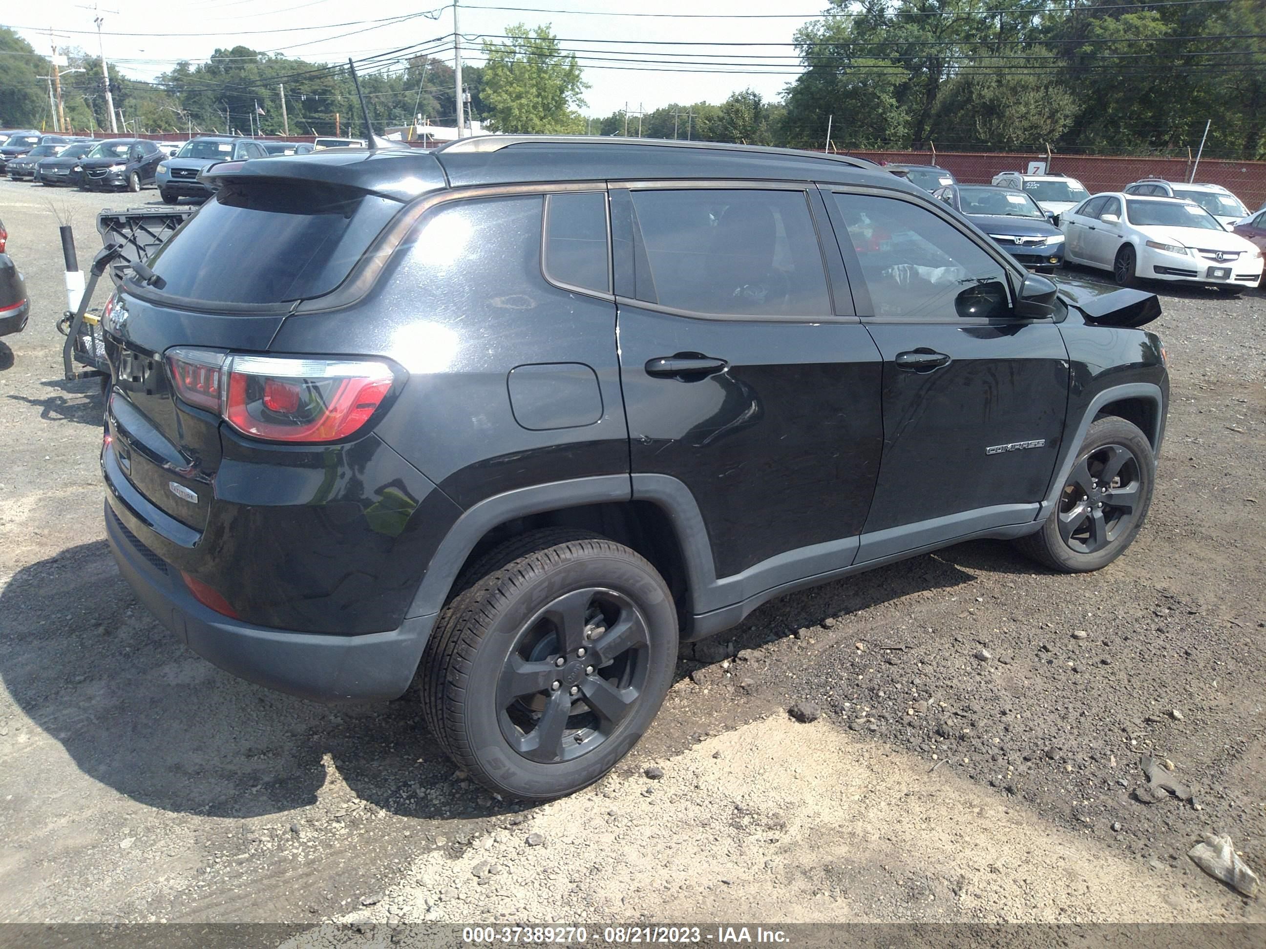 3C4NJDBB7KT593922  jeep compass 2018 IMG 3