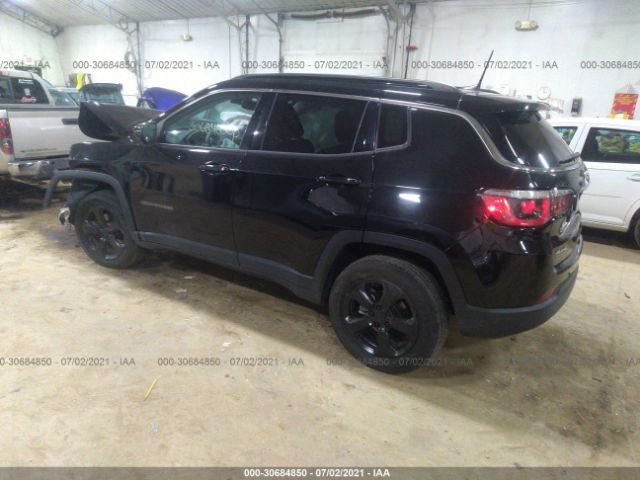 3C4NJDBBXJT261875  jeep compass 2018 IMG 2