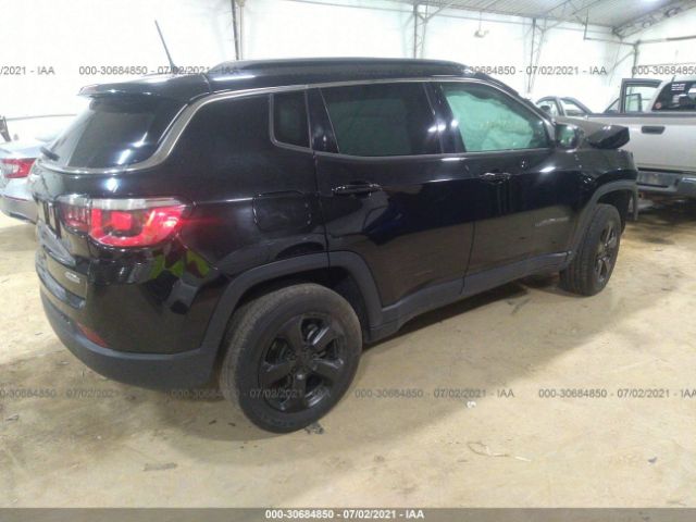 3C4NJDBBXJT261875  jeep compass 2018 IMG 3