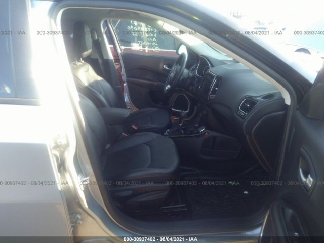 3C4NJDCB0KT639766  jeep compass 2019 IMG 4