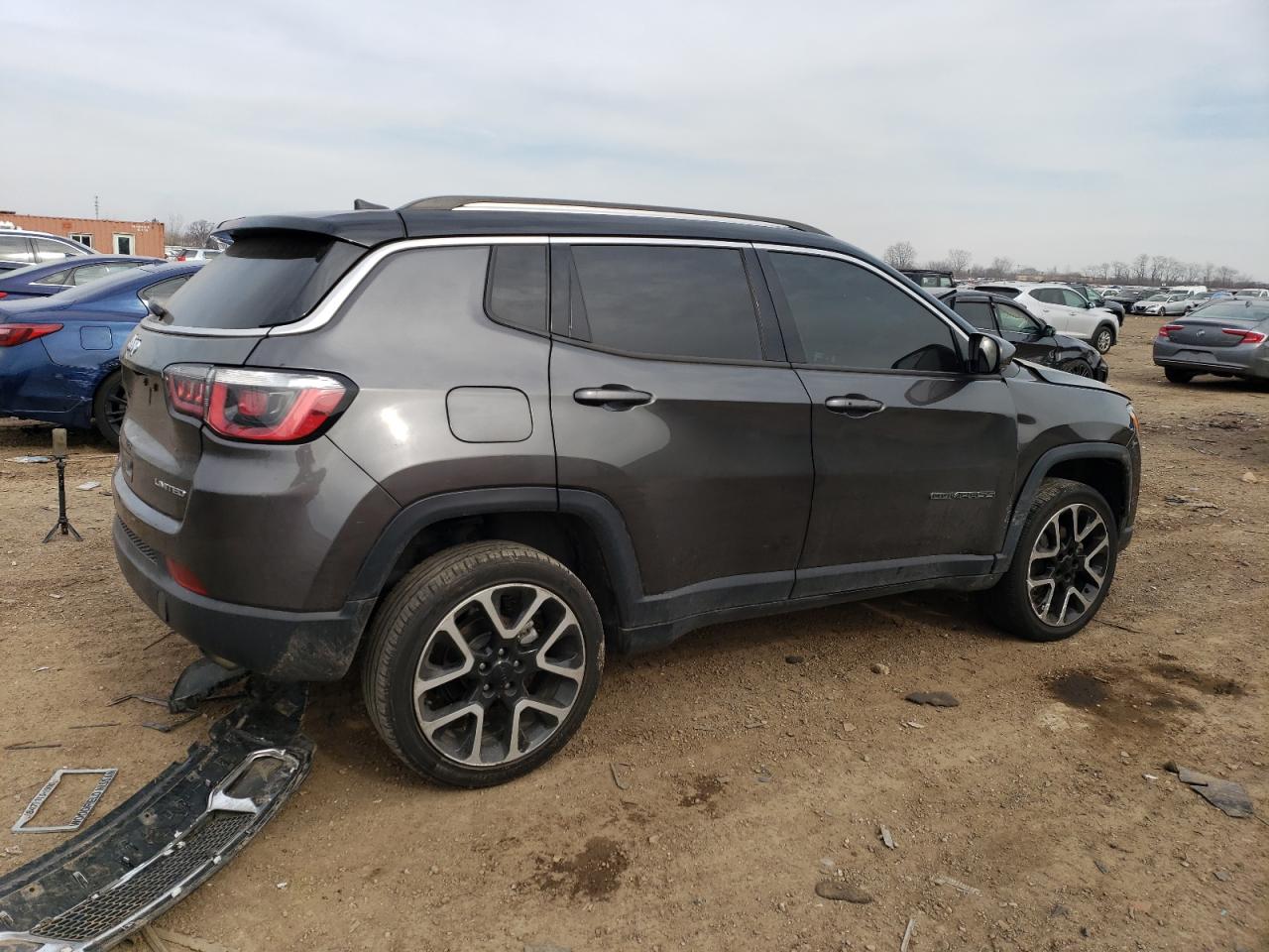 3C4NJDCB9JT457417  jeep compass 2018 IMG 2